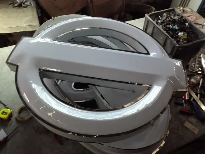 吸塑发光字